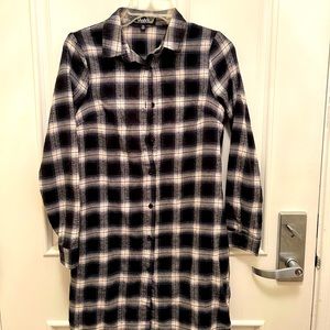 Cute plaid long dress shirt perfect for warm weather or spring